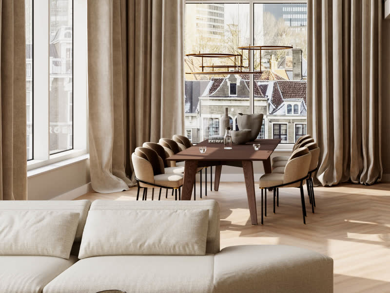 Eethoek bij hoge ramen op een lichte visgraatvloer van Room5 Royal Champagne